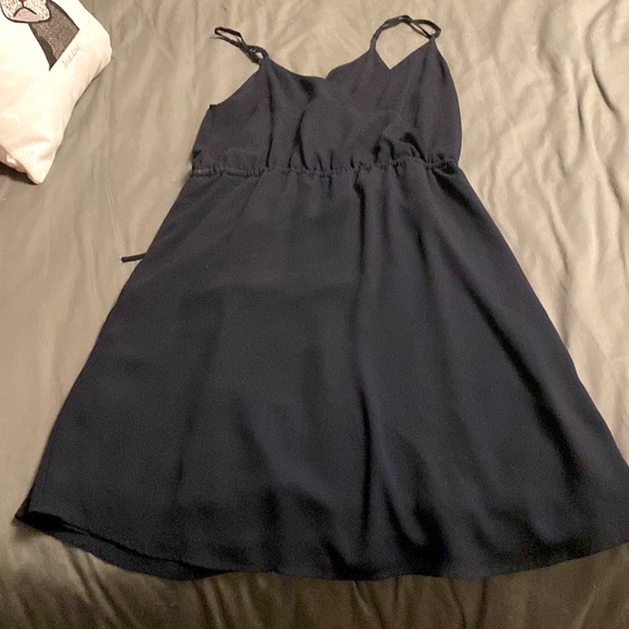 Aritzia 🐝 3 for $35 Navy Size XS Casimir Dress by Babaton - Picture 2 of 9